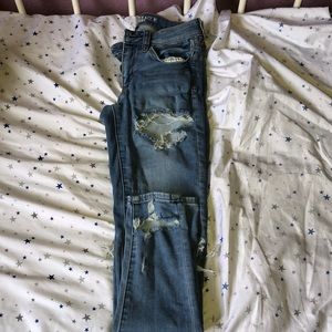 American Eagle Ripped Skinny Jean💕